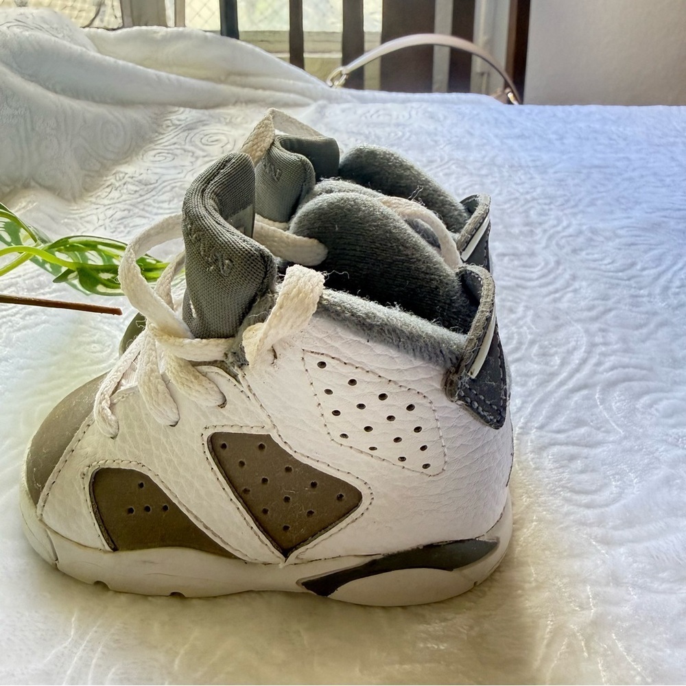 Jordan 6 Retro Baby Sneakers White Gray Size 3C - Picture 5 of 7